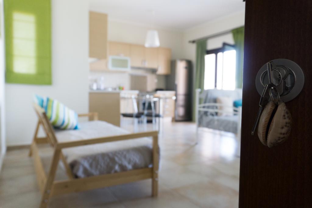 Porfyra'S Island Apartment Makry Gialos  Exterior photo
